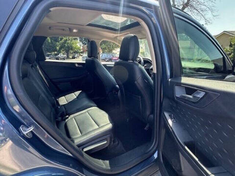 2020 Ford Escape SE