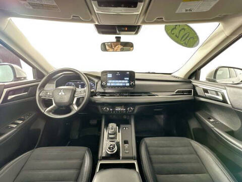2023 Mitsubishi Outlander PHEV SE