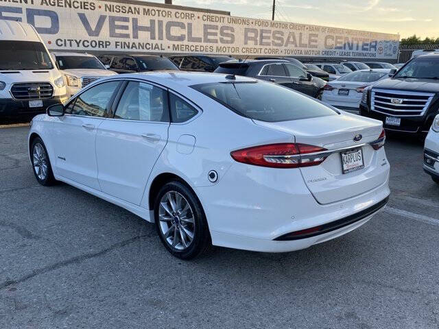2017 Ford Fusion Hybrid SE
