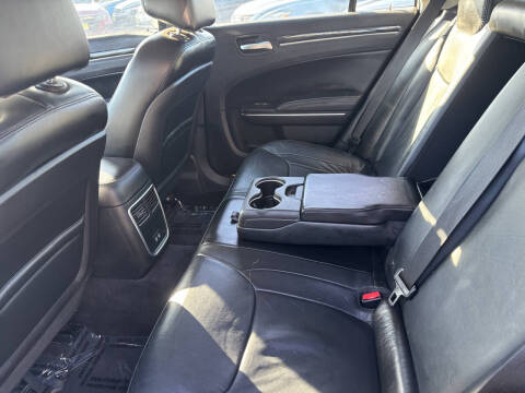 2017 Chrysler 300 Limited