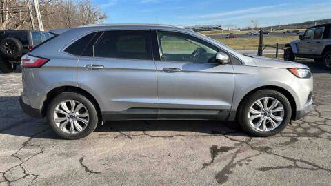 2020 Ford Edge Titanium