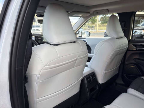 2026 Mitsubishi Outlander SE