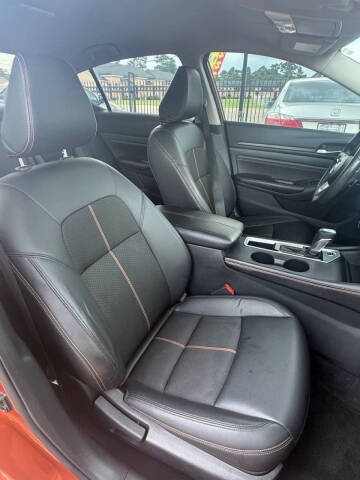 2022 Nissan Altima 2.5 SR