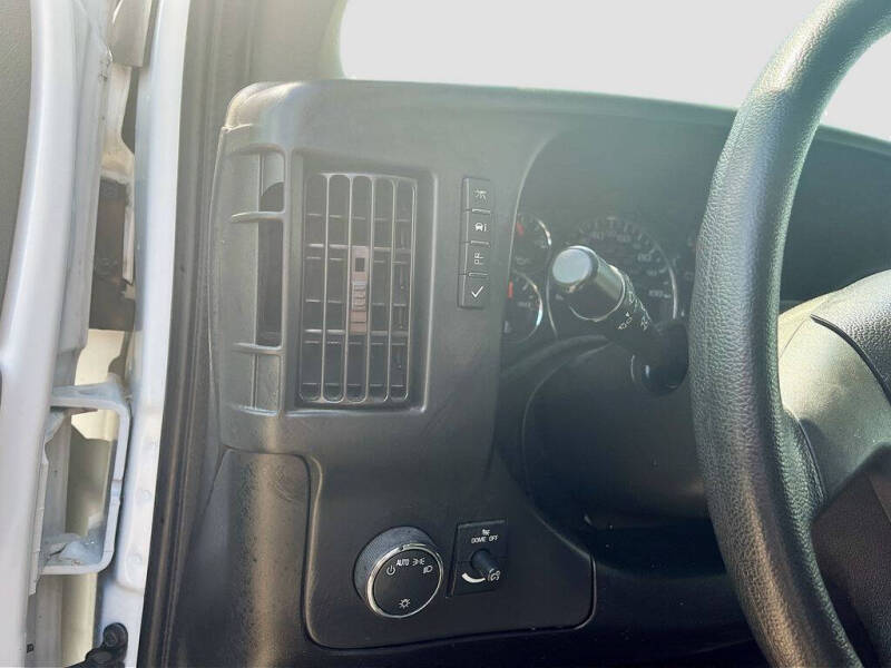 2025 GMC Savana 3500