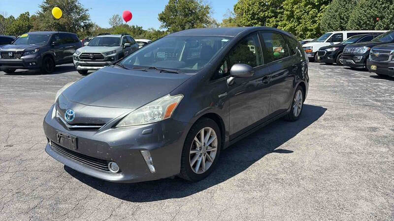 2013 Toyota Prius v Five