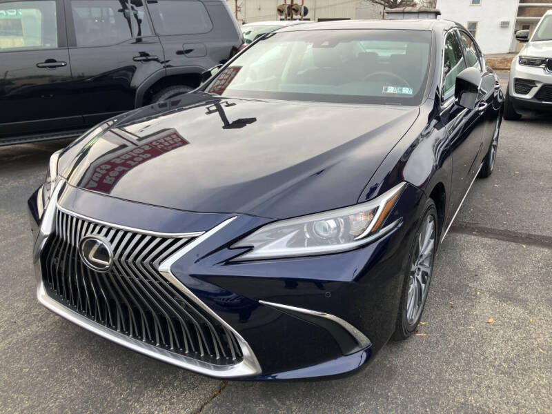 2021 Lexus ES 350's photo