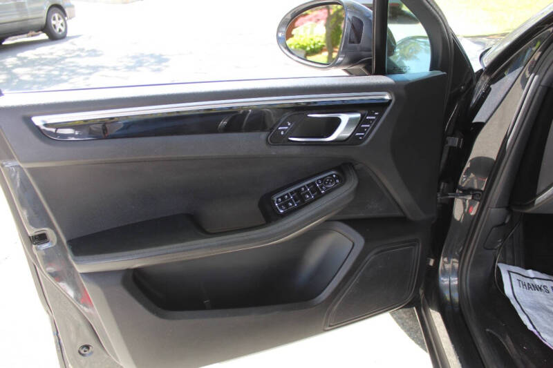 2017 Porsche Macan