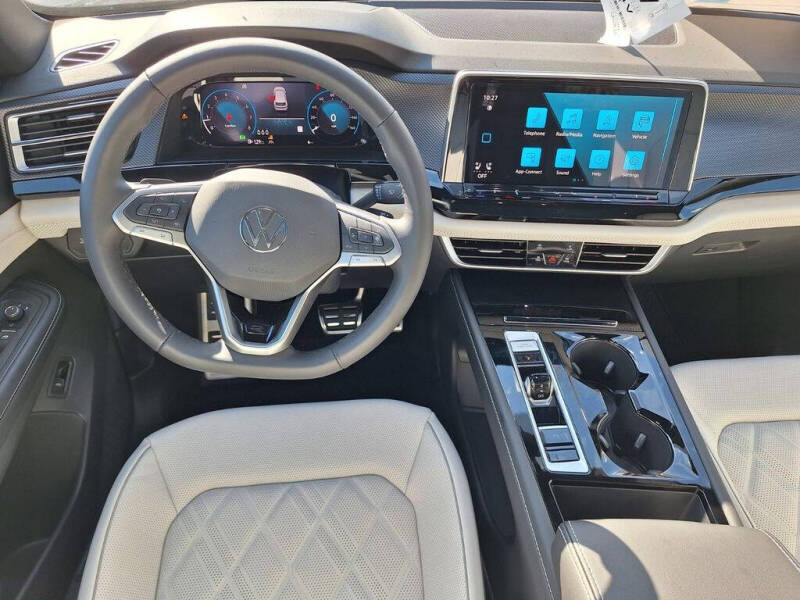 2026 Volkswagen Atlas Cross Sport SEL Premium R-Line 4Motion