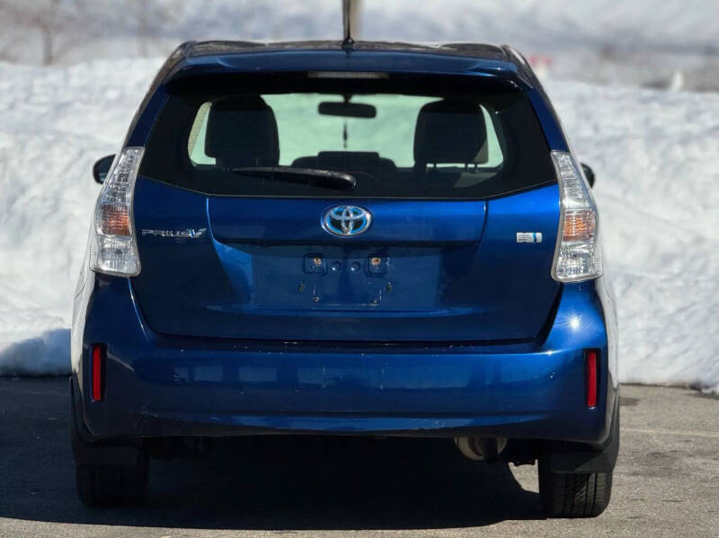 2012 Toyota Prius v