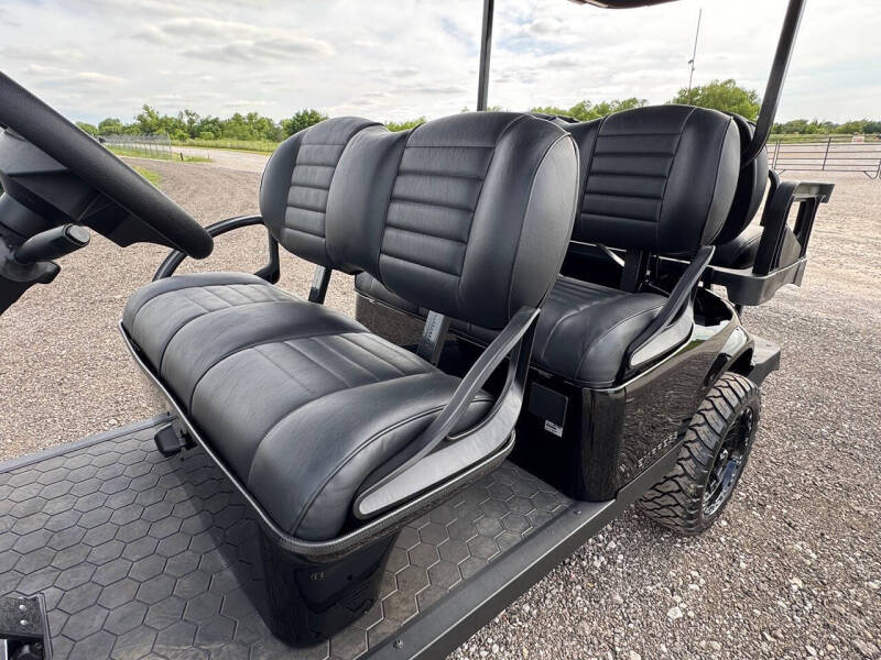 2026 E-Z-GO Express 6 EFI Gas Summit X Lif