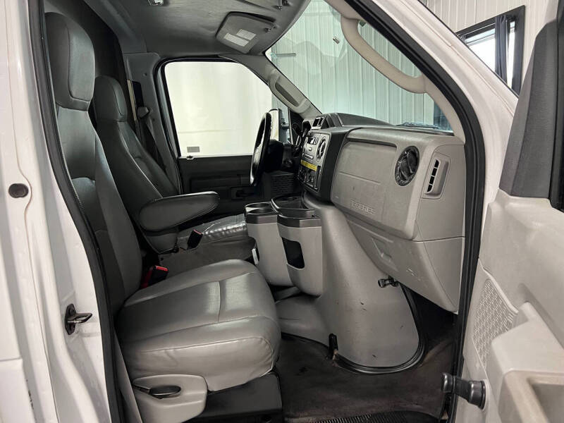 2014 Ford E-Series E-350 SD