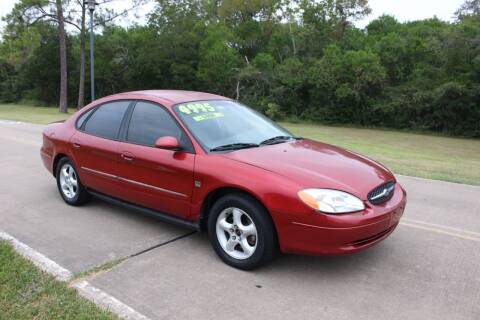 2001 Ford Taurus for sale at Clear Lake Auto World in League City TX