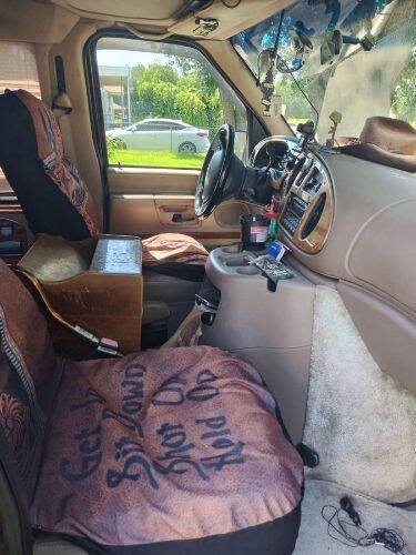 2000 Ford E-150