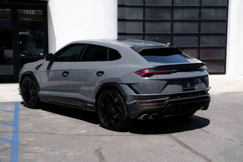2024 Lamborghini Urus Performante