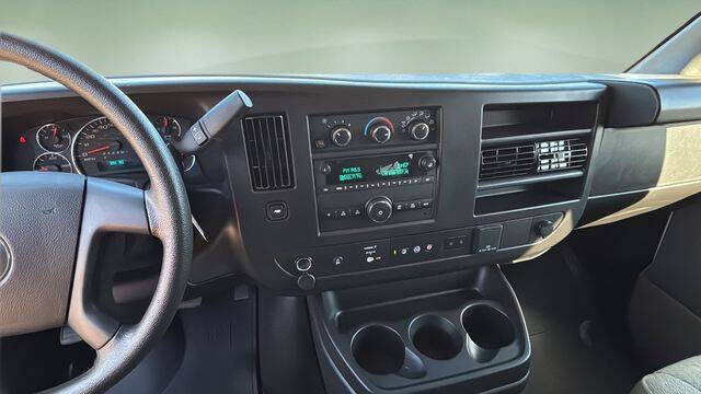 2025 Chevrolet Express LT 3500