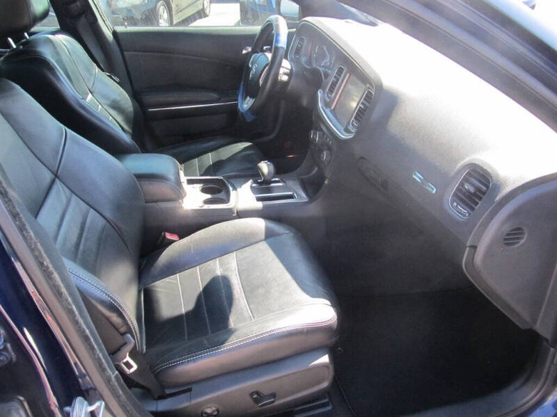2013 Dodge Charger SXT