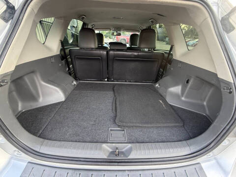 2013 Toyota Prius v Five