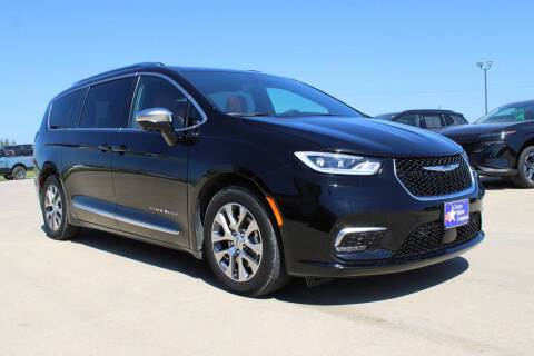 2025 Chrysler Pacifica Plug-In Hybrid Pinnacle