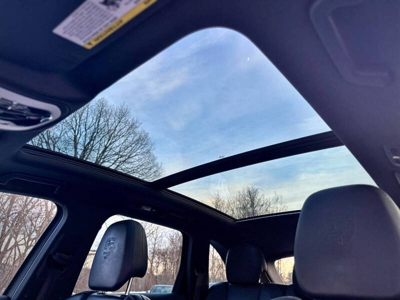 2017 Porsche Cayenne Platinum Edition