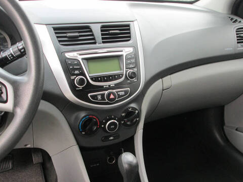 2013 Hyundai Accent GS
