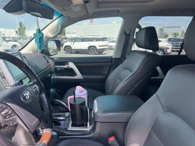 2021 Toyota Land Cruiser