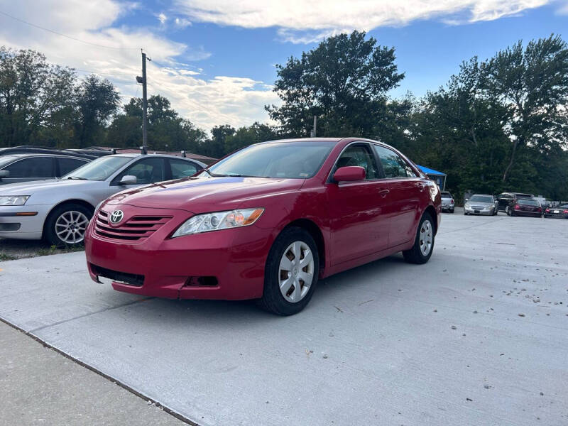 2009 Toyota Camry for sale at Dutch and Dillon Car Sales in Lee's Summit MO