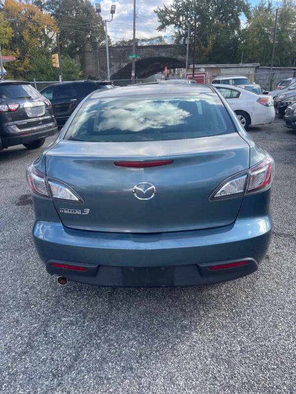 2011 Mazda MAZDA3 i Touring