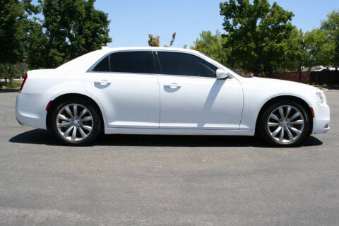 2017 Chrysler 300 Limited