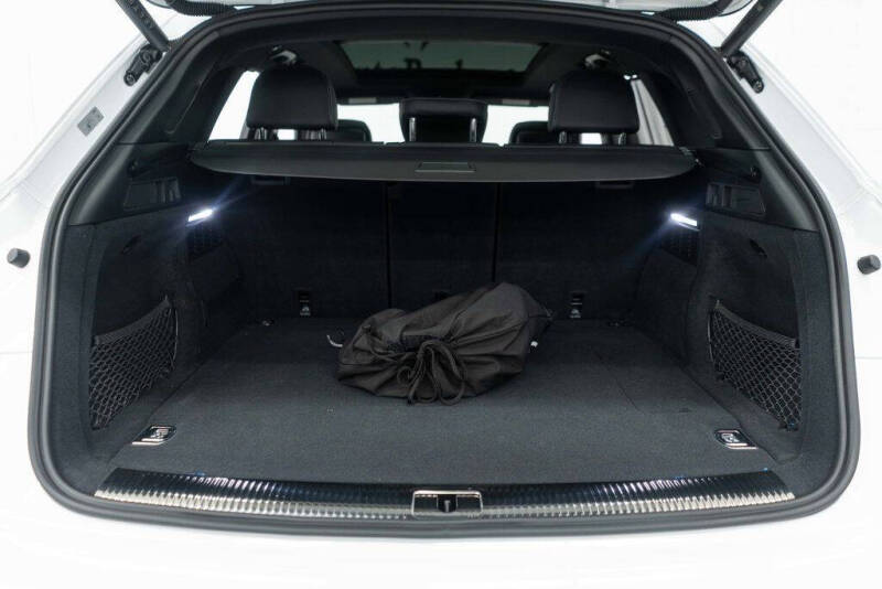 2024 Audi Q5 e quattro S line Prestg 55 TFSI