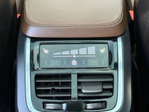 2023 Volvo XC90 B5 Plus Bright Theme