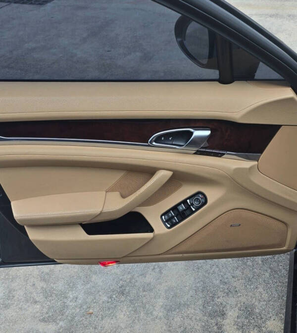 2014 Porsche Panamera 4