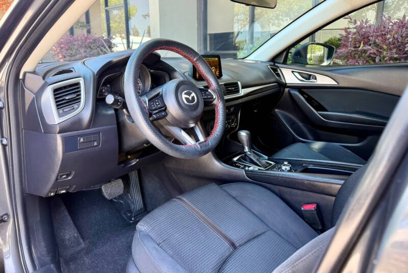 2017 Mazda MAZDA3 Sport