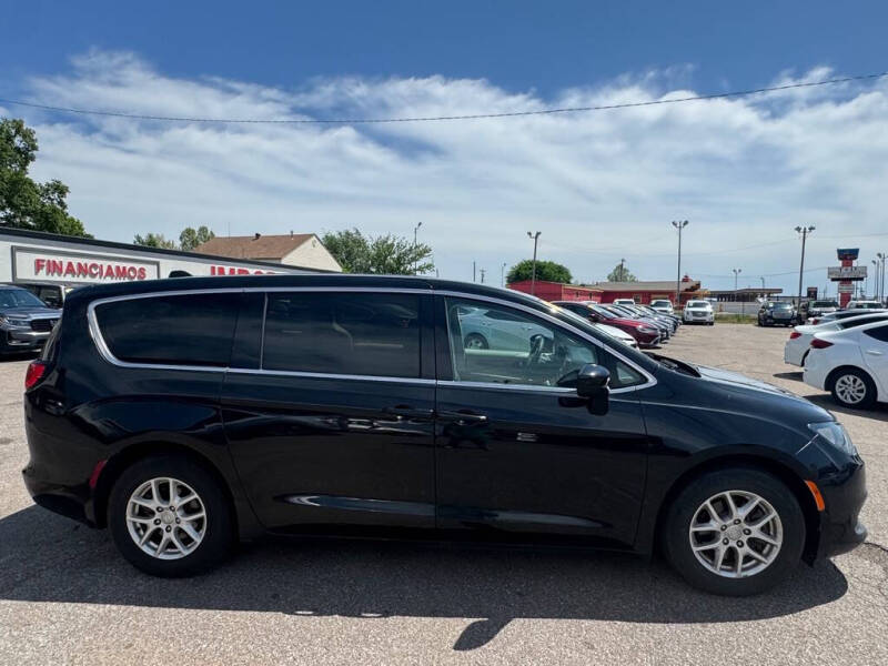 2017 Chrysler Pacifica LX