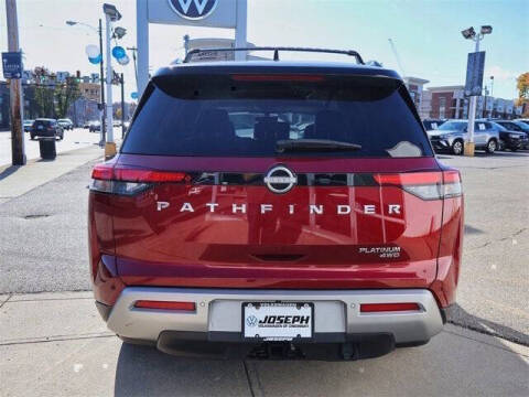 2023 Nissan Pathfinder Platinum