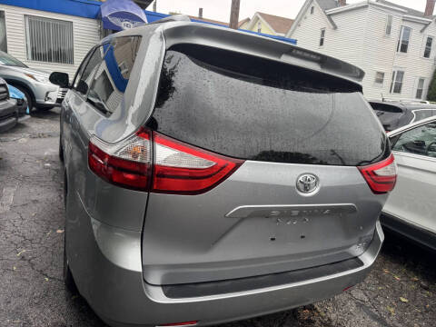 2017 Toyota Sienna XLE 7-Passenger