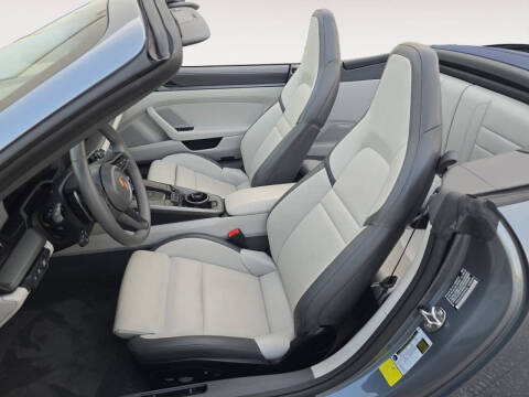 2025 Porsche 911 Carrera