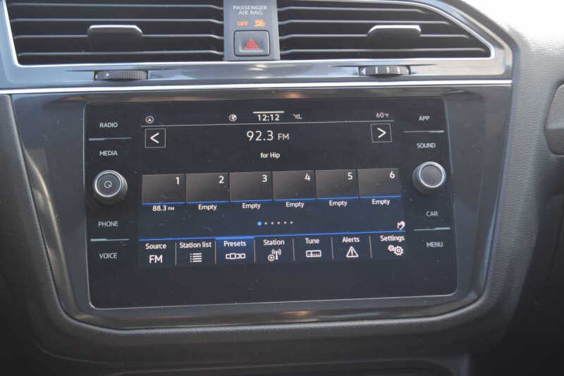 2023 Volkswagen Tiguan SE R-Line Black