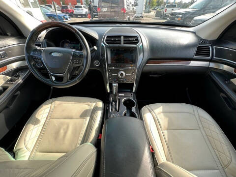 2017 Ford Explorer Platinum