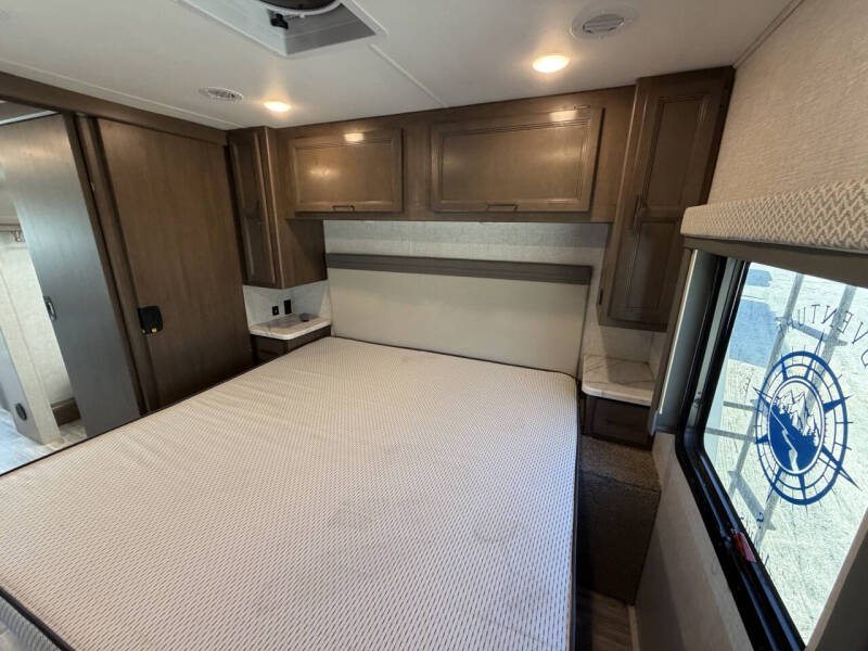 2022 Thor Motor Coach Hurricane 29M
