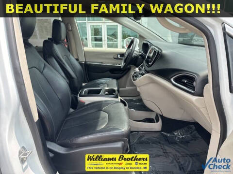 2022 Chrysler Pacifica Touring L