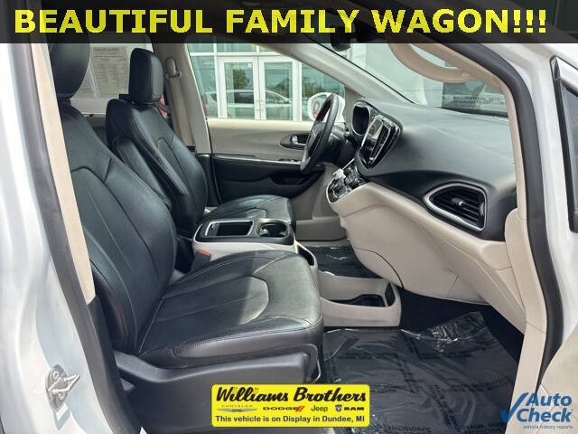 2022 Chrysler Pacifica Touring L