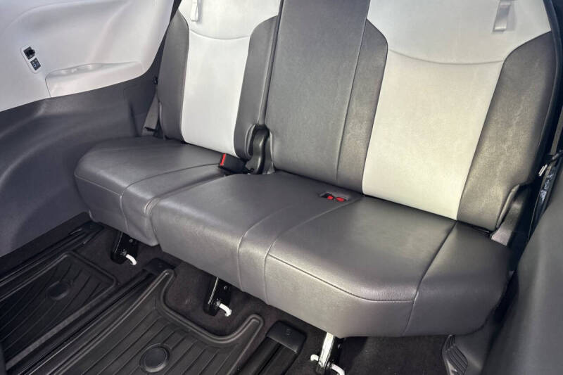 2024 Toyota Sienna XSE 7-Passenger