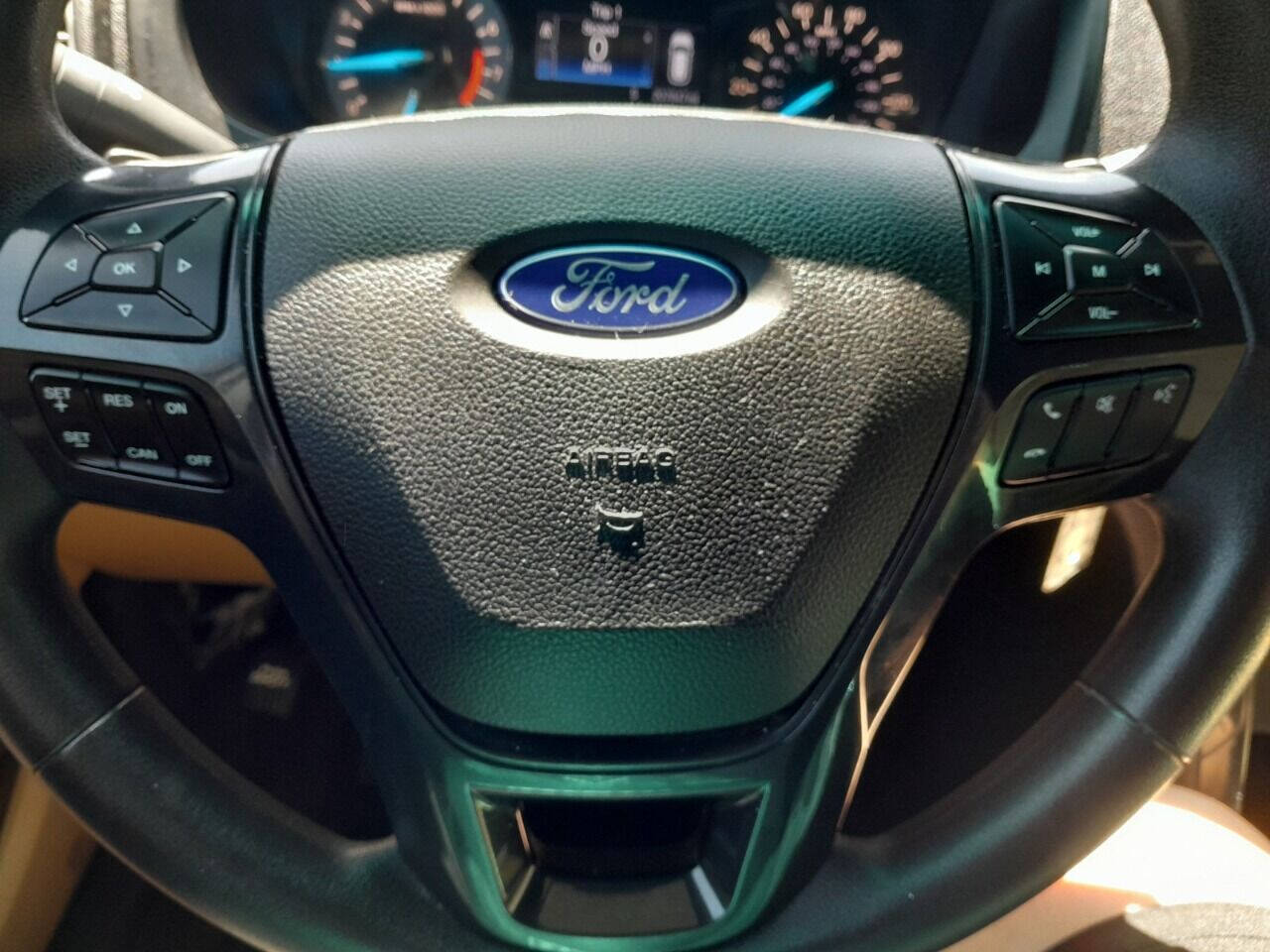 2016 Ford Explorer SUV - $9,950
