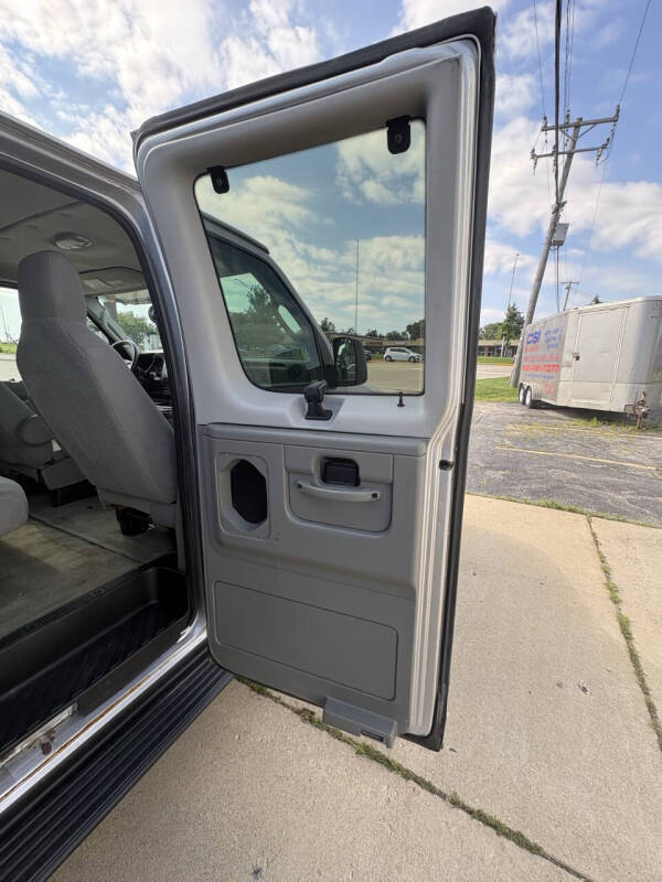 2013 Ford E-Series E-350 SD XLT