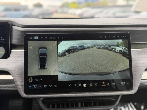 2025 Rivian R1S