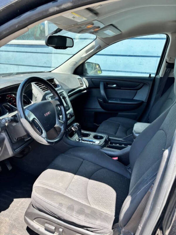 2013 GMC Acadia SLE-2