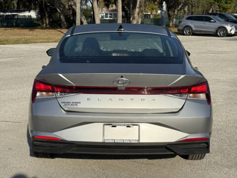 2022 Hyundai Elantra SE