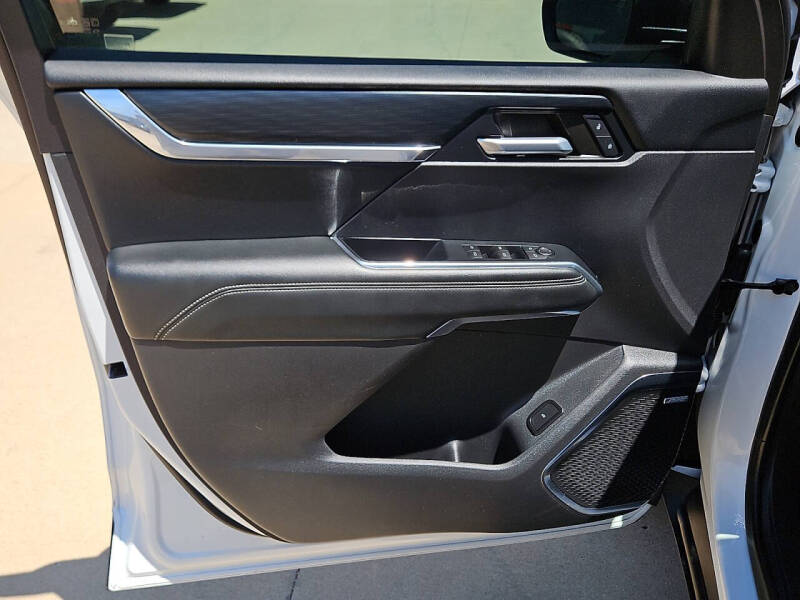 2024 GMC Acadia Elevation