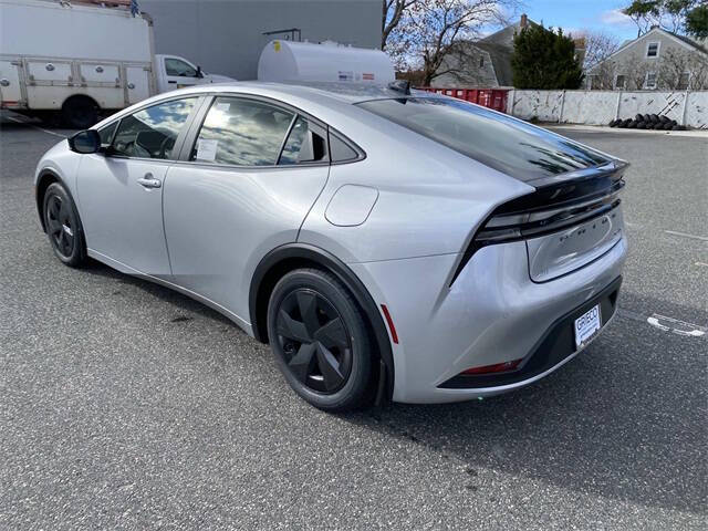 2026 Toyota Prius Plug-in Hybrid SE