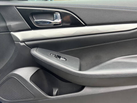 2017 Nissan Maxima 3.5 SR